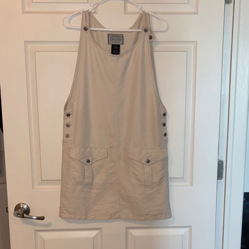 Beige Sleeveless Buttoned Dress